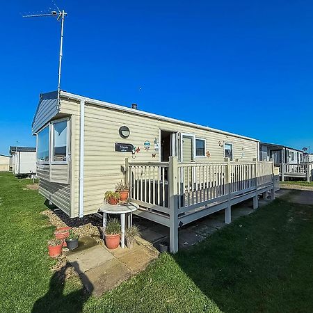 Lovely 6 Berth Caravan With Decking To The Side In Heacham Ref 21040E Εξωτερικό φωτογραφία